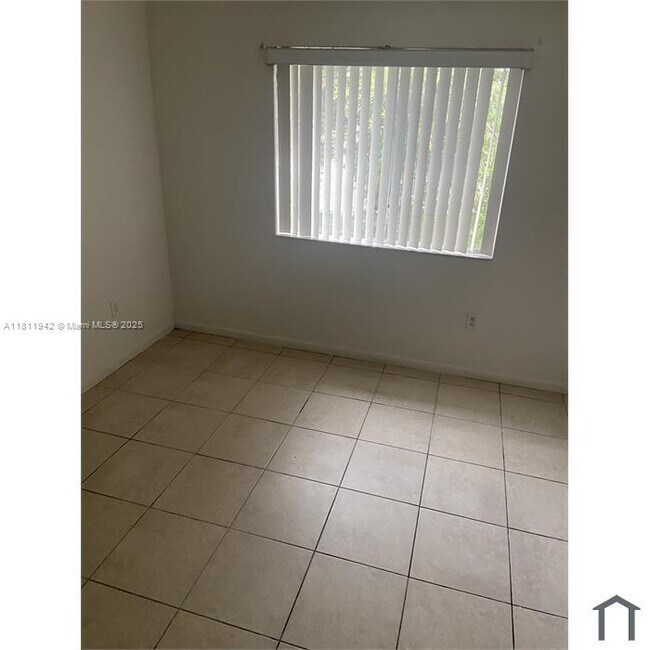 Foto del edificio - 2912 SE 15th Rd
