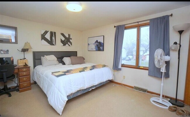 Foto del edificio - 225 Sunshine Dr