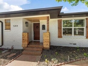 Building Photo - 544 E Spring Valley Rd