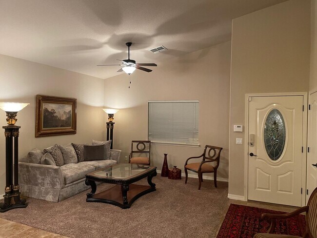 Foto del edificio - 7656 Mammoth Ln