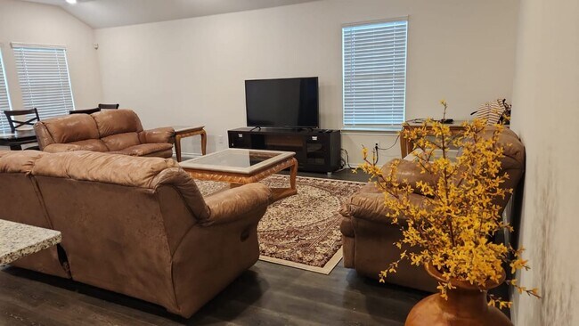 Foto del edificio - 3101 Channing Dr