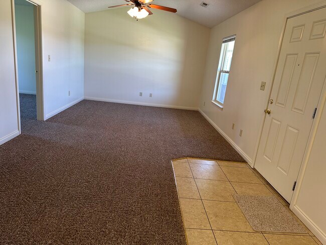 Building Photo - 407 Huffaker Ave
