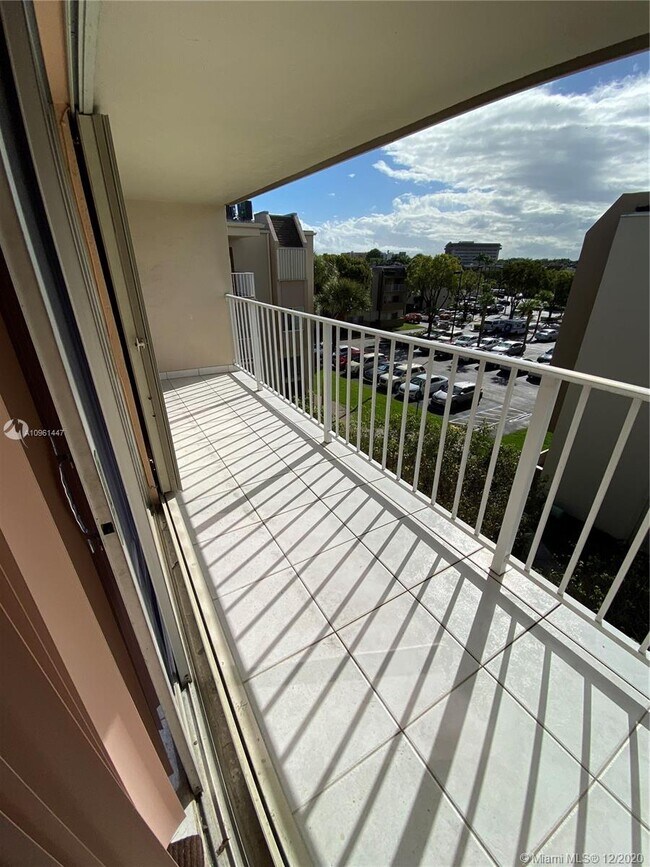 Foto del edificio - 7715 SW 86th St