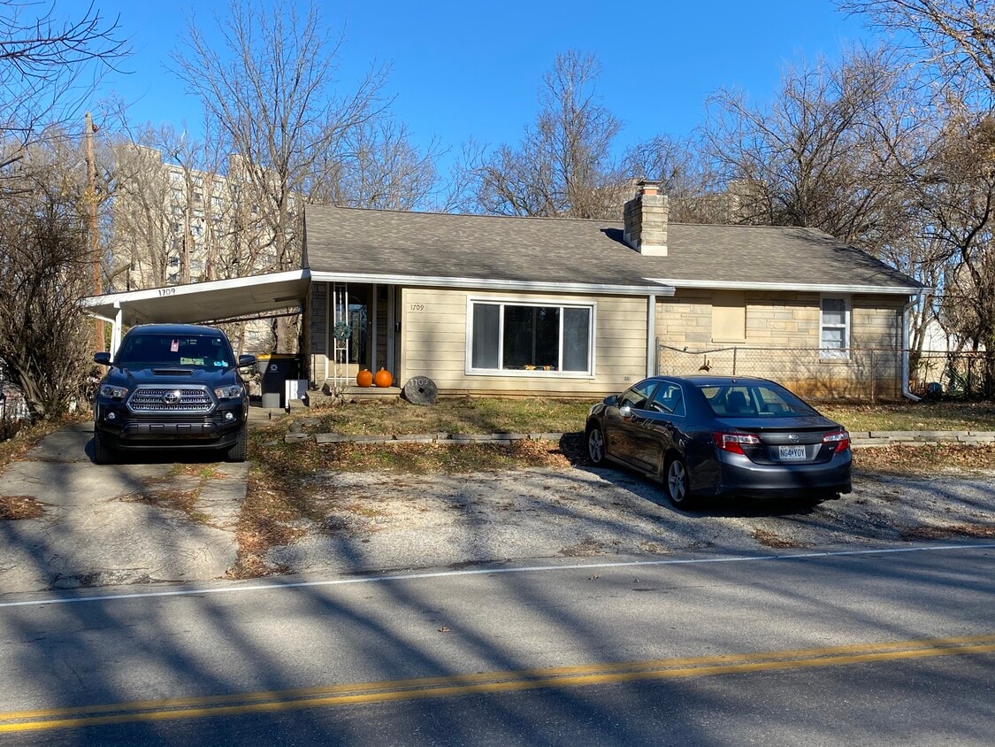 Foto principal - 1709 Atwater Ave