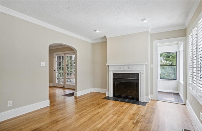 Building Photo - 1820 Marlbrook Dr NE