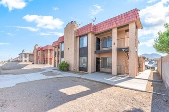 Building Photo - 2257 Exeter Dr