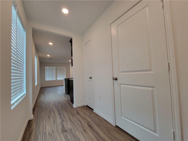 Foto del edificio - 12105 Short Leaf Path