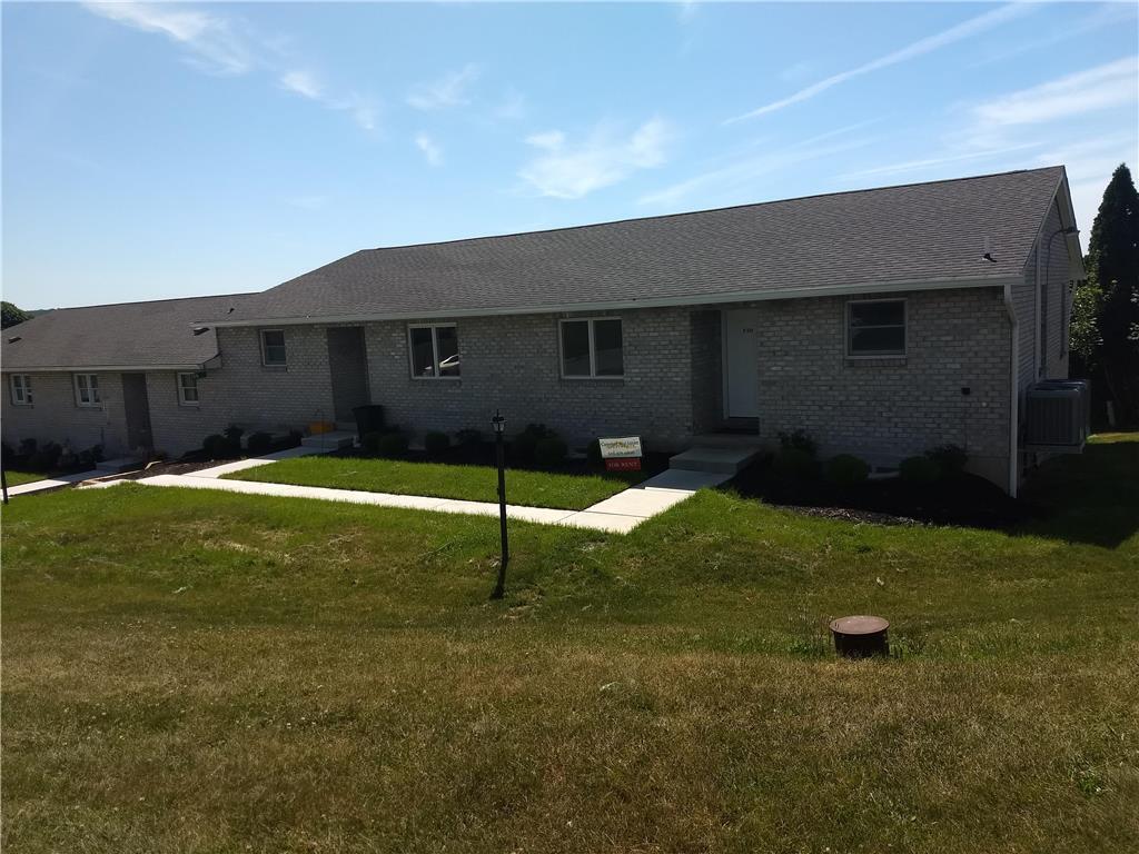 Primary Photo - 118 E Hillcrest Ln