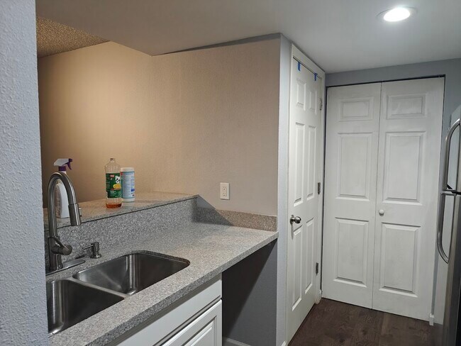 Foto del edificio - 611 SW 5th Ct