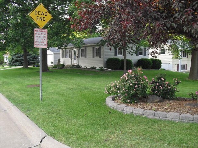 Foto del edificio - 1605 Perkins Ct