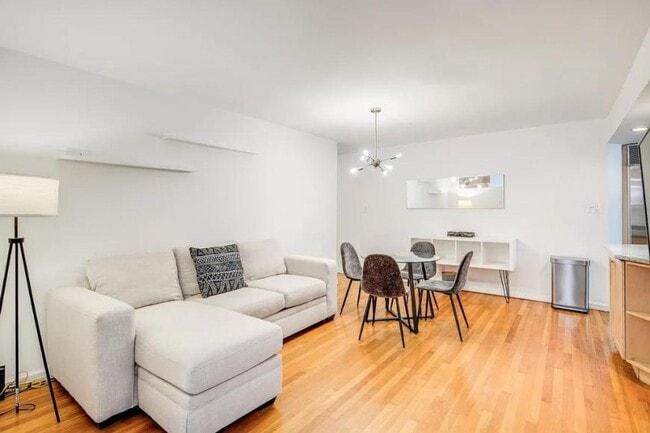 Building Photo - 3 bedroom in New York NY 10011