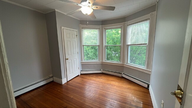 Building Photo - 687 State St