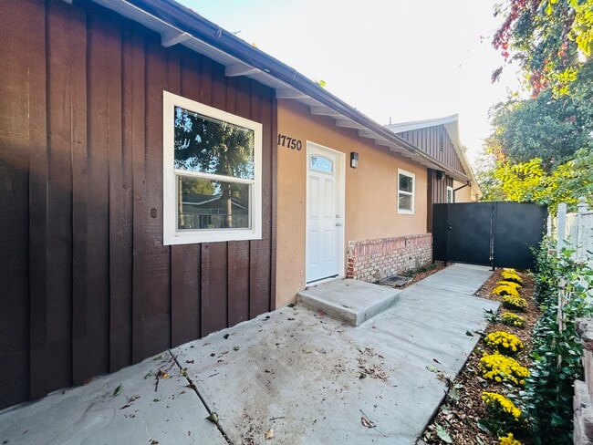 Building Photo - 17750 Valerio St