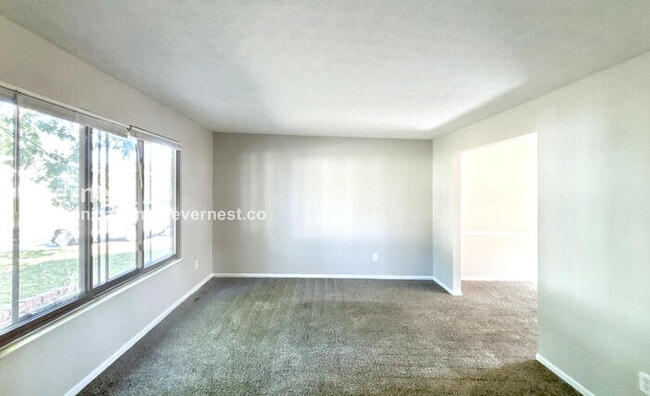 Foto del edificio - 4155 Spring Flower Ct