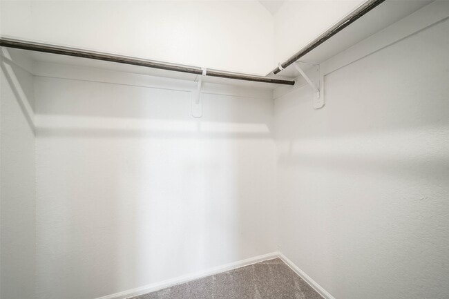 Building Photo - 2118 Fisher Bnd Dr