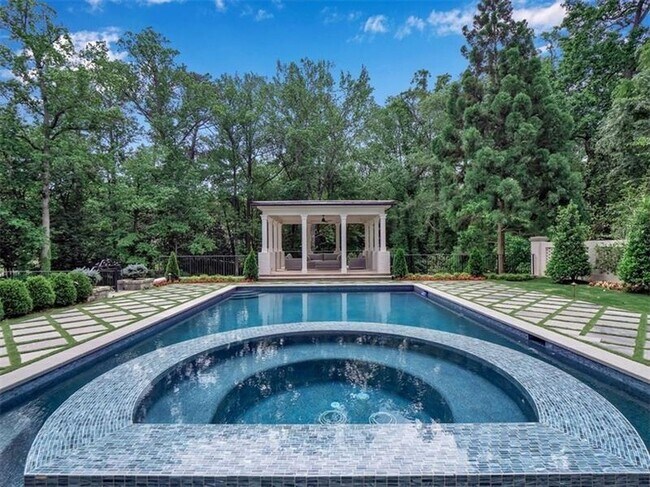Foto del edificio - 3625 Tuxedo Rd NW
