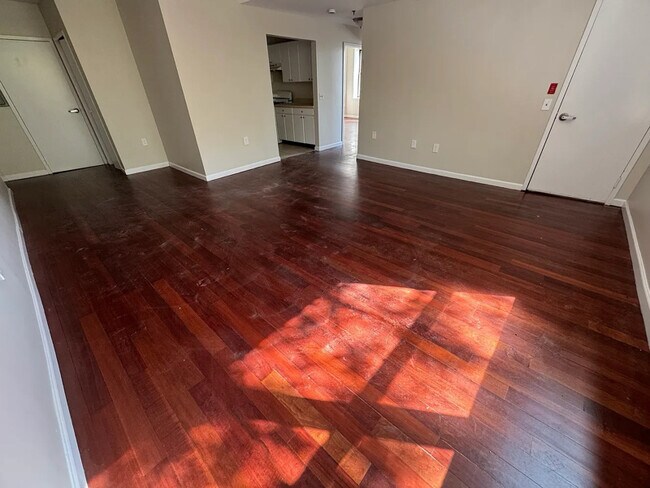 Foto del edificio - 119 Elizabeth Ave