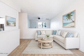 Building Photo - 157 W Juniper St