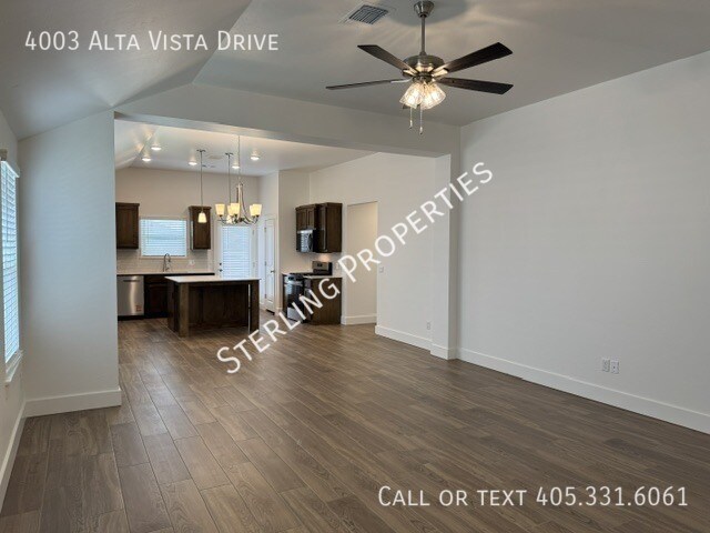 Building Photo - 4003 Alta Vis Dr