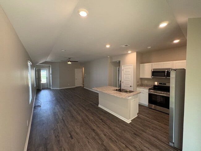 Foto del edificio - 3 bed, 2 bath available for rent now!
