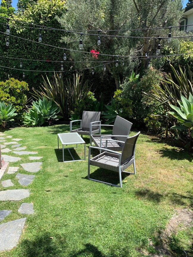 Foto del edificio - 4114 Jasmine Ave