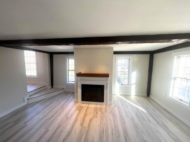 Foto del edificio - 2895 White Mountain Hwy