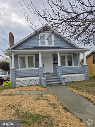Building Photo - 3702 4th St
