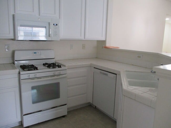 Foto del edificio - Very nice 2 bedroom 2 bath town home in Chula Vista.