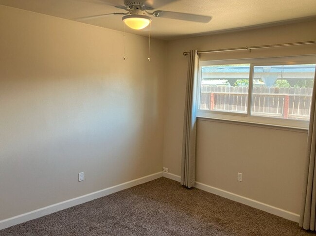 Building Photo - 1112 Patty Way