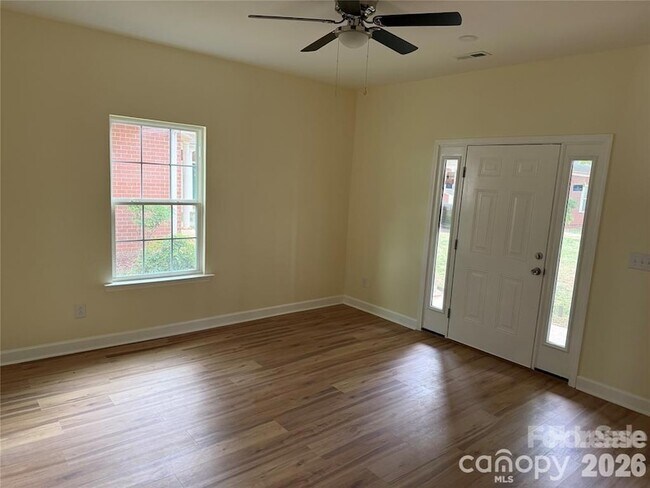 Foto del edificio - 7045 Somerset Springs Dr