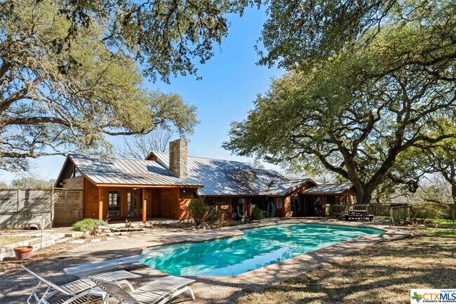 Foto del edificio - 1507 Ranch Rd 12