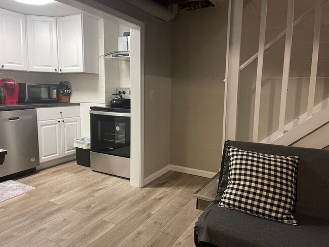 Building Photo - 28 Lathrop St