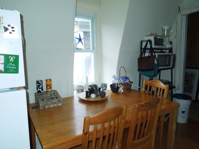 Dining nook - 24 Franklin Pl