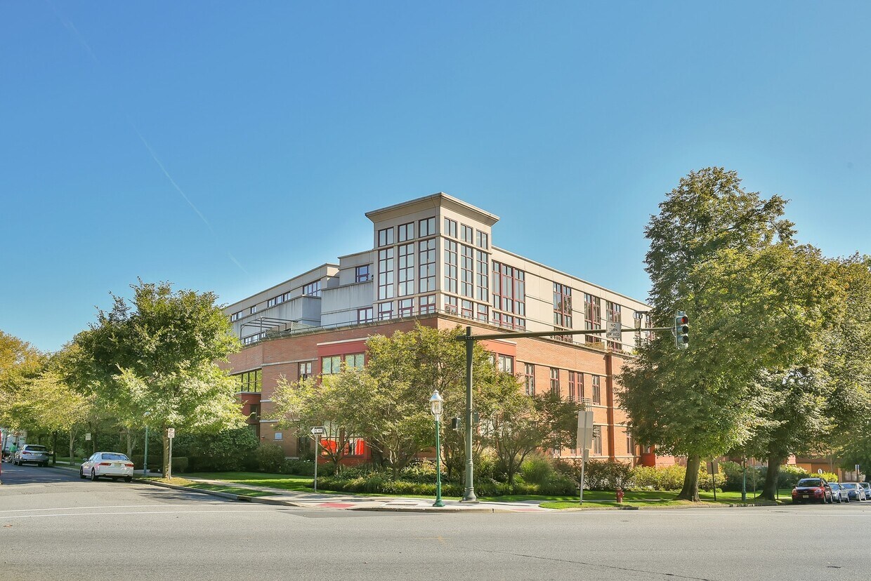 Stunning Condo Condo for Rent in Glen Ridge, NJ