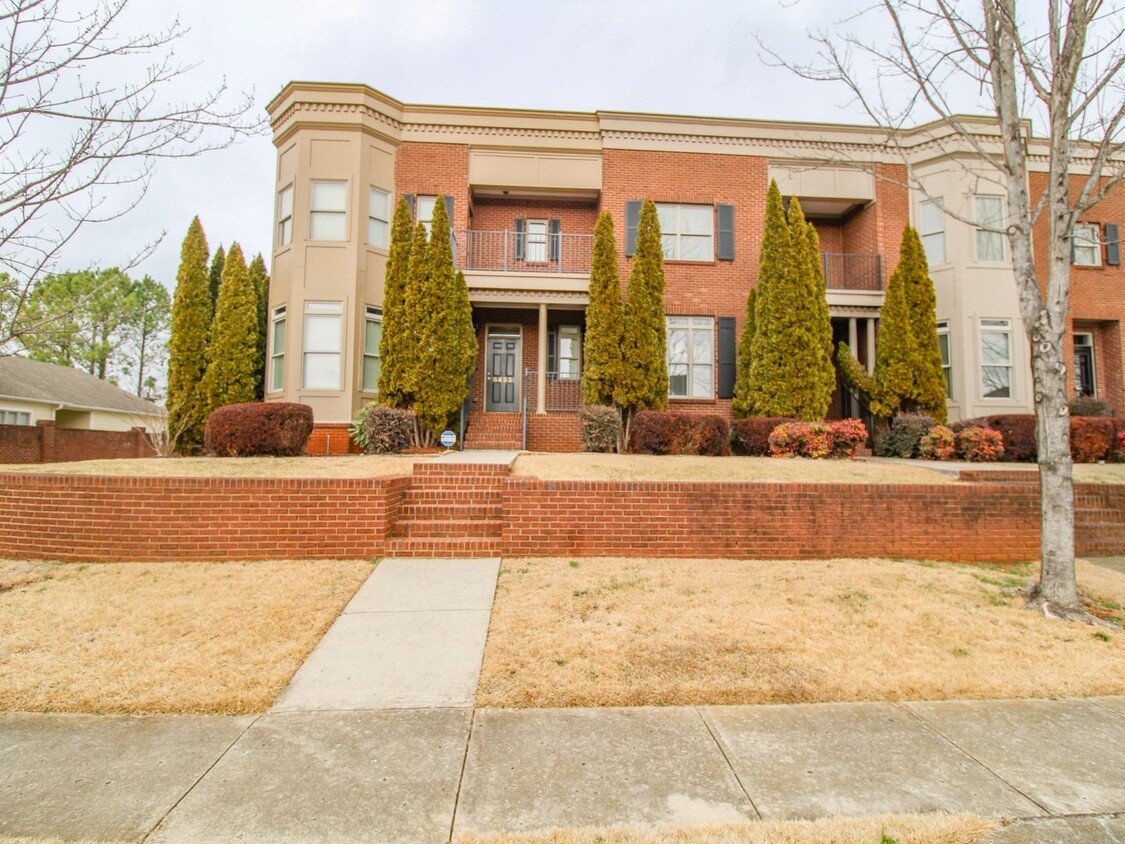 Primary Photo - Midtown Park Townhome available!