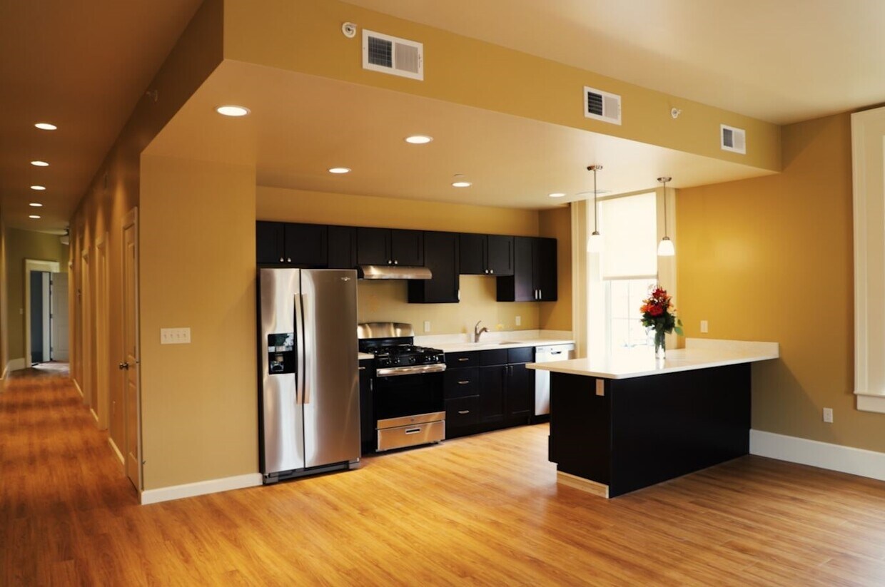 Foto principal - 400 South Superior Street, Unit Loft 202