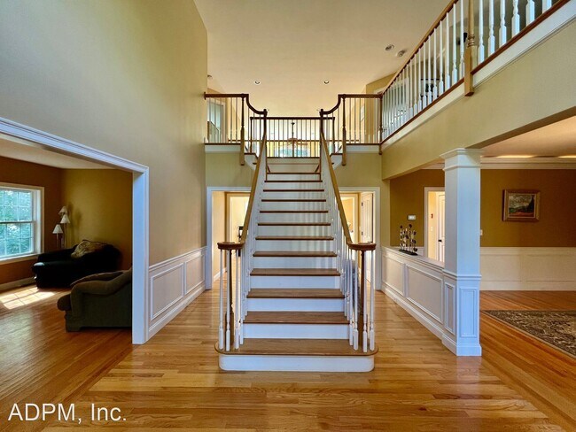 Foto del edificio - 4 br, 4 bath House - 17 Kenney Road Middle...