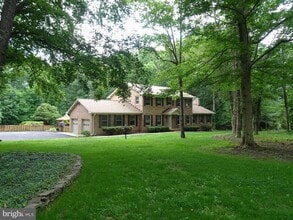 Building Photo - 3842 Stoneybrook Rd