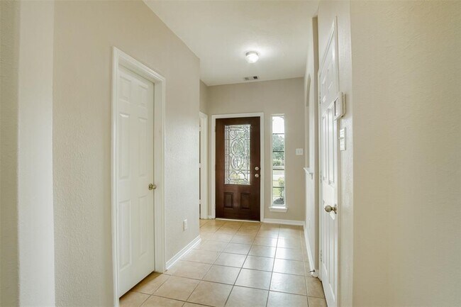 Building Photo - 9802 Onyx Trail Dr