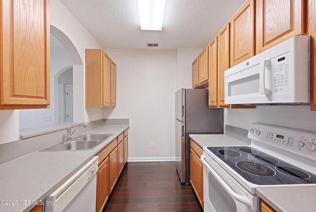 Foto del edificio - 7801 Point Meadows Dr
