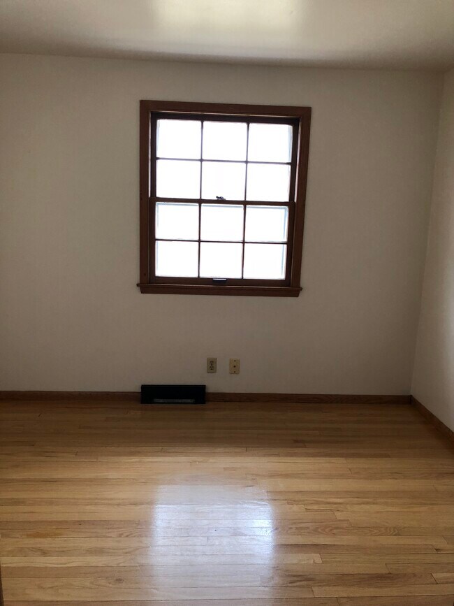 3rd bedroom - 21440 Jill Ct