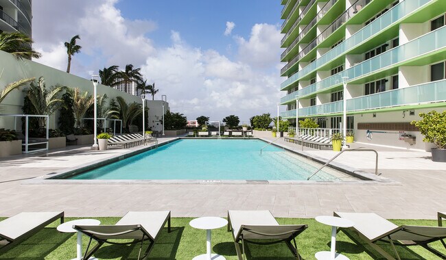 Building Photo - Bay Parc