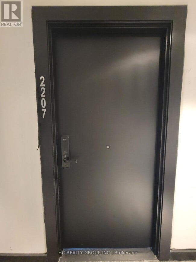 Building Photo - 88 Queen St E