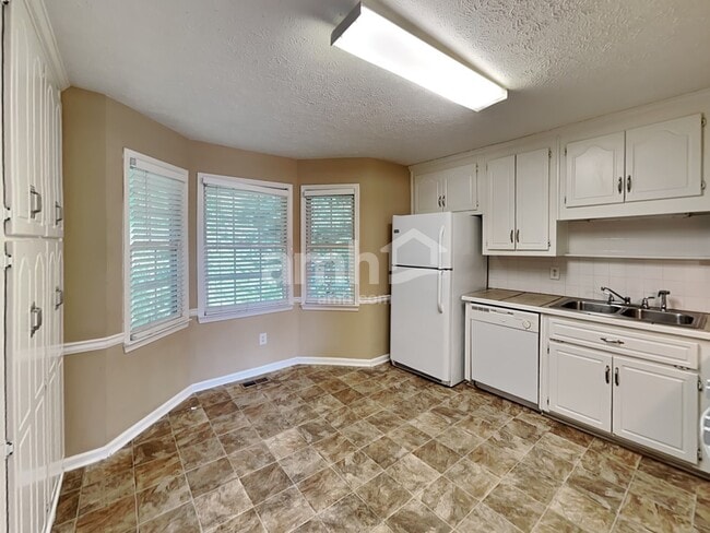 Foto del edificio - 215 Bennett Farms Trail