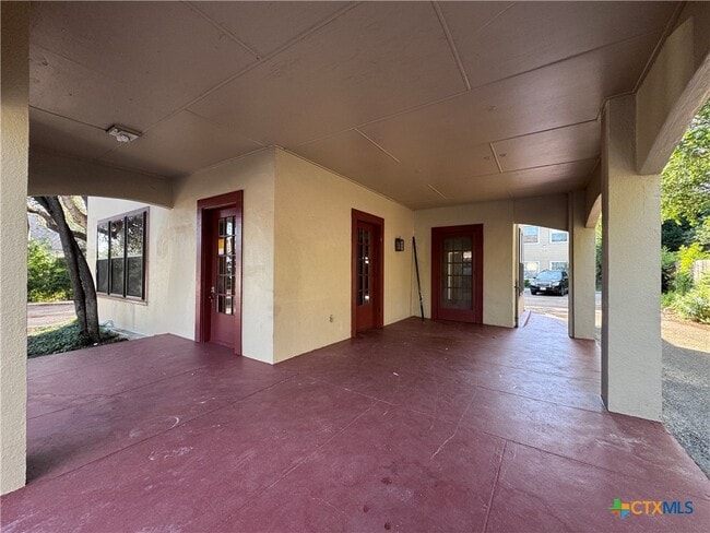 Building Photo - 410 Burleson St