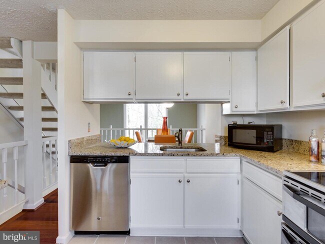 Foto del edificio - 2811 New Providence Ct