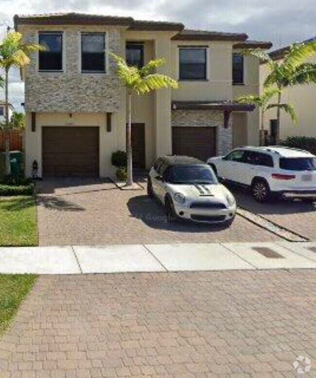 Villas del Campo Apartments for Rent with Extra Storage Homestead, FL