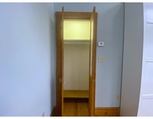 Foto del edificio - 164 Gardner St
