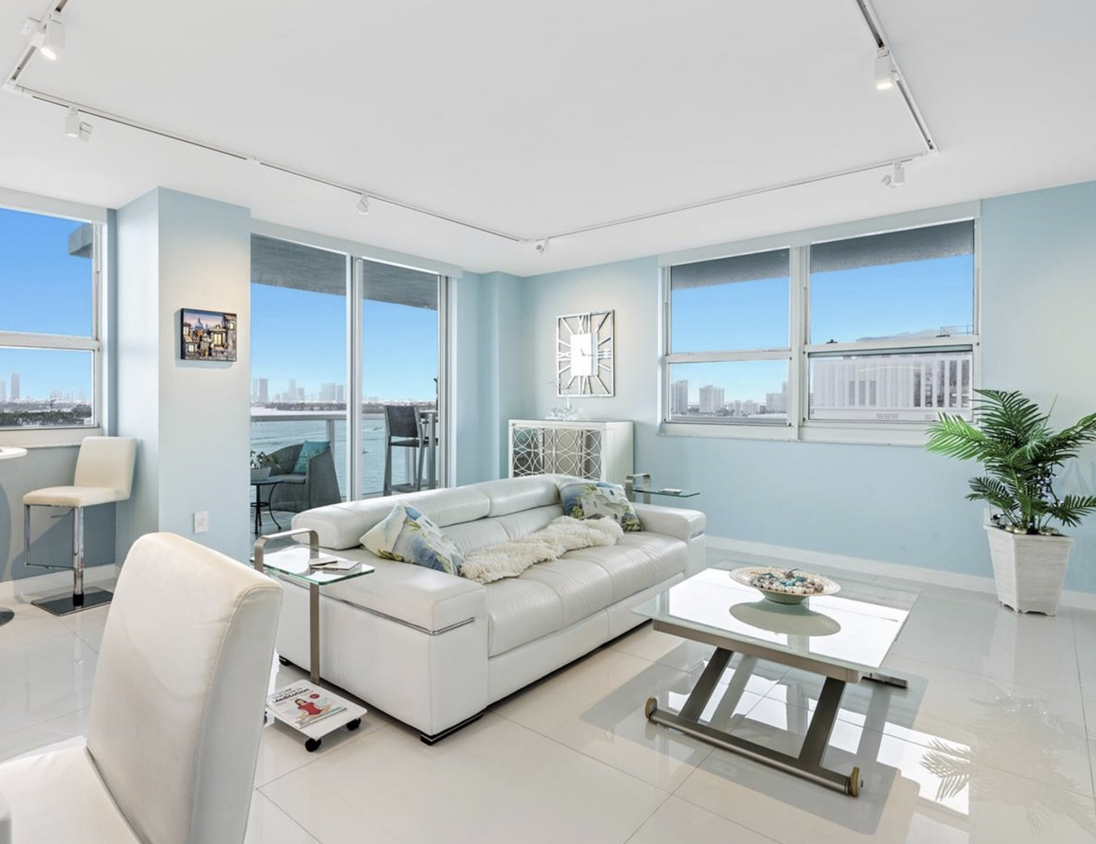 Foto principal - 650 West Ave