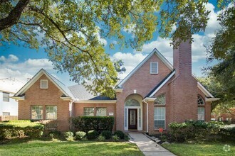 Building Photo - 4102 Magnolia Ln